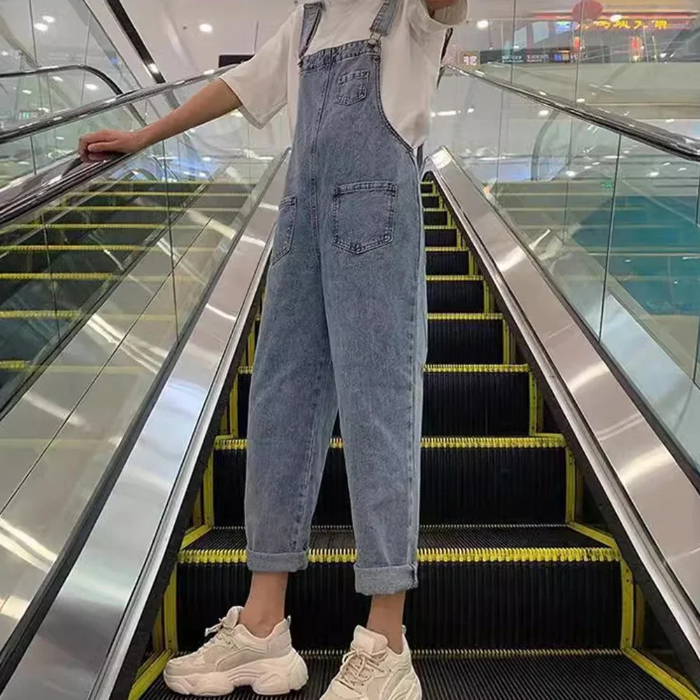 Guardaroba Essential Stylish Disegni globali azzurri che porta un tocco senza sforzo per i tuoi look primaverili ed estivi