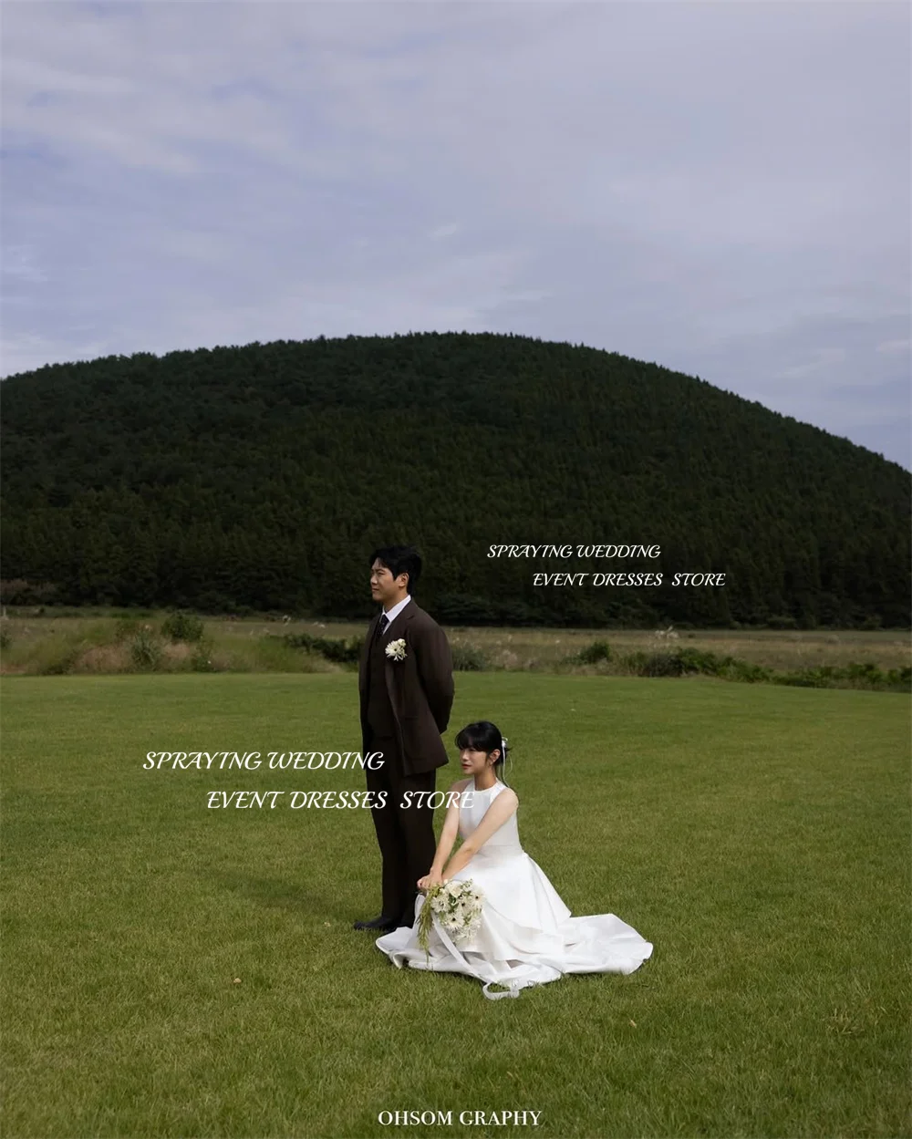 الرش أنيقة العاج الساتان فستان الزفاف كوريا صورة تبادل لاطلاق النار س الرقبة ألف خط طويل المتدرج زي العرائس مشد مخصص ستناء قسيمة