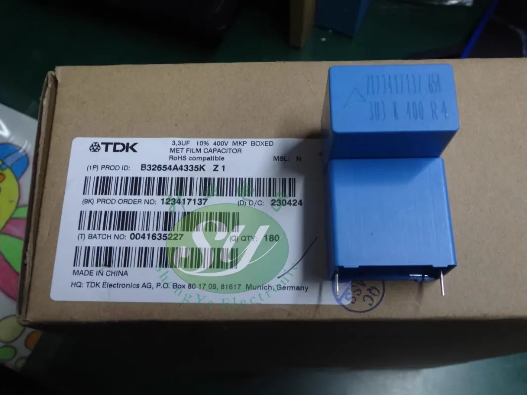 5PCS/10PCS EPCOS 3.3uf/400v 3u3 335 MKP Nuovo condensatore a film 28MM B32654A4335K