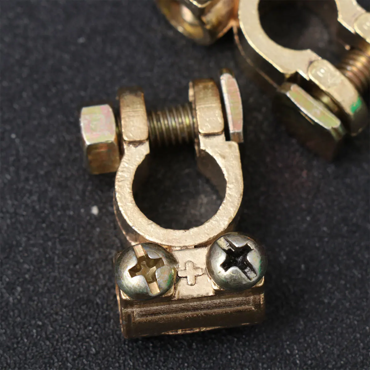 

2Pcs Car Terminal Clamp Universal Positive Negative Connector Gold Auto Cable Terminal Replacement Durable