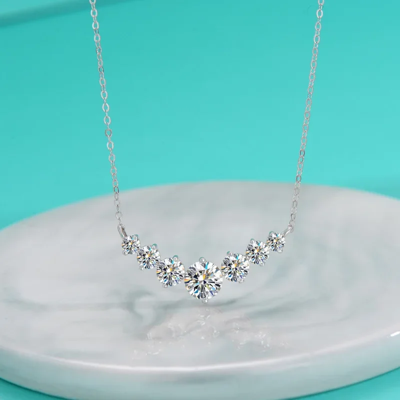

New S925 sterling silver moissanite necklace light luxury niche pendant clavicle chain for women