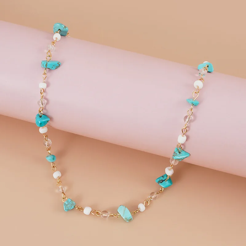 Fashionable and minimalist turquoise green crushed stone white crushed stone transparent white crystal women's necklace