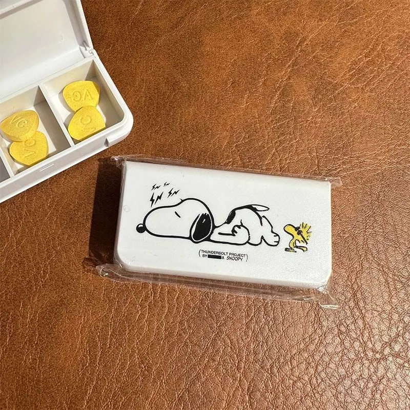 Snoopy Pill Case Travel Pill Organizer Dispenser Cartoon Portable Pocket Medicine Box 3 Grid Fish Oils Vitamin Storage Container