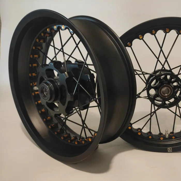 Racing professional offering Tiger 900 CARBON TUBELESS DISC BRAKE WHEEL SET for TPIUMPH