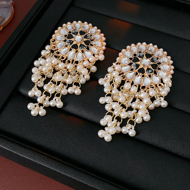 Vintage Love Drop Earrings for Women Fancy Dripping Pearl Drop Earring Light Luxury Exaggerate Gorgeous Jewelry Wedding Gift