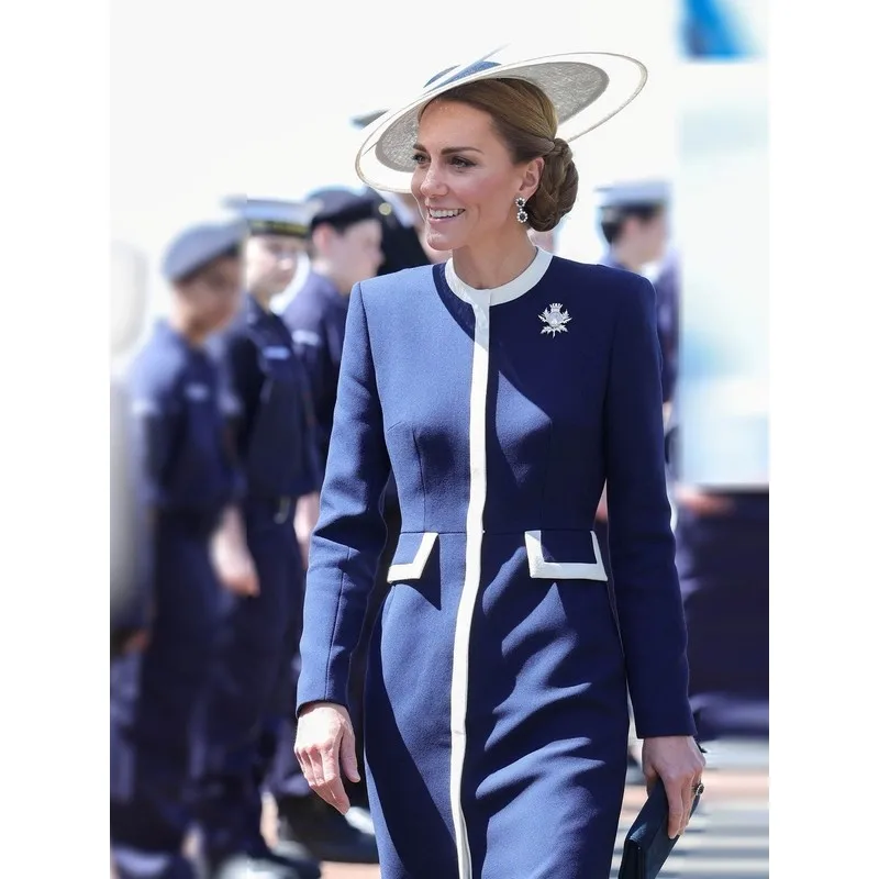 1 2026 Fall New French Style Slim Fit Kate Middleton Same Collar Contrast Color Patchwork Dress Elegant Lady Midi Dress view 2