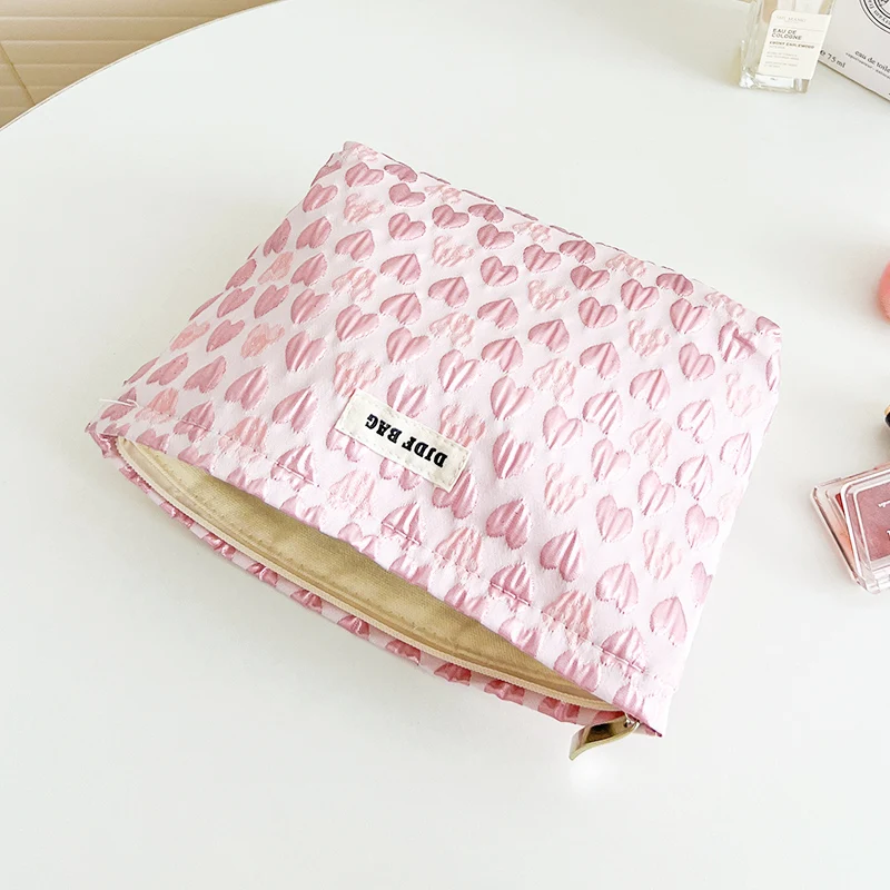 Women\'s Makeup Bag Pink Heart Large-capacity Zipper Design Item Storage Bag Travel Toiletry Bag Commuter Handy Hand-picked Bag