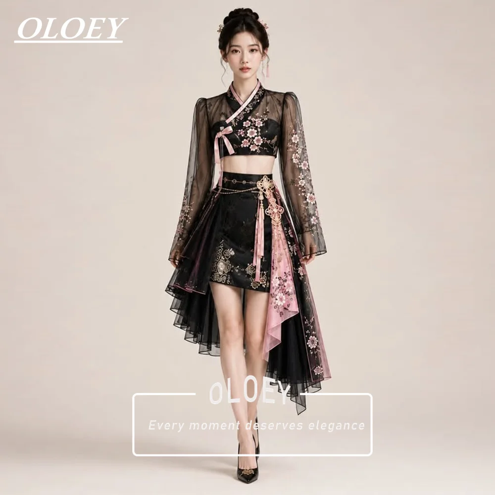 OLOEY Schwarz-Rosa Modernes Koreanisches Hanbok-Kleid aus Organza mit Langen Glockenärmeln, Kreuz-V-Ausschnitt, Asymmetrischem Rock und Stickerei, Maßanfertigung