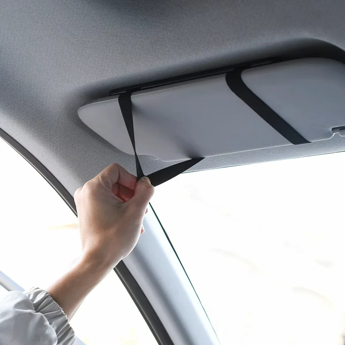 New HD Car Sun Visor Plate Portable Makeup Mirror For Girls Women Strap Installation No Light Mirror Auto Interior Accessories