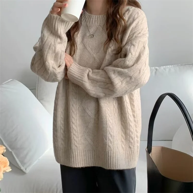 Twist thick sweater women's autumn and winter loose lazy wind design sense niche pullover wearing cashmere sweater.