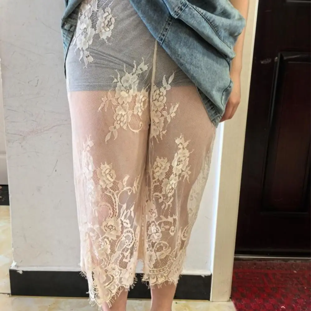 Cropped Length Stretch Leggings Stretch Fabric Flower Pattern Sheer Mesh Underpants Sheer Mesh Material Lace Trim