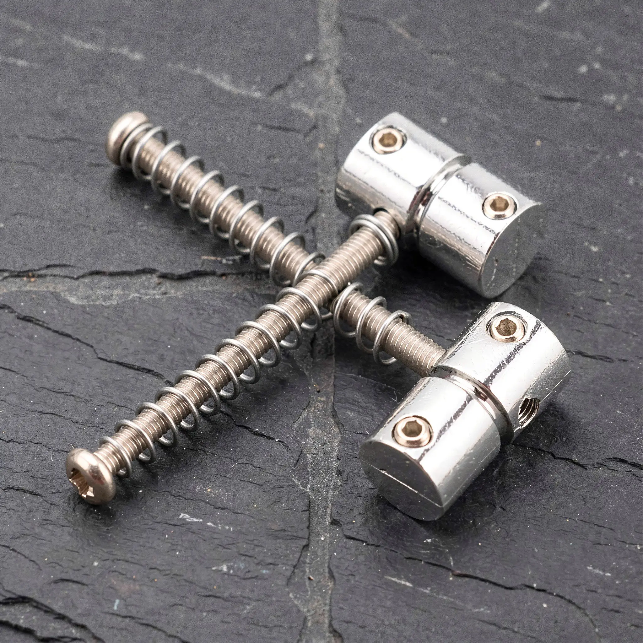 conjunto-de-4-pecas-para-guitarra-baixo-eletrica-incluindo-selas-em-metal-prateado-pecas-de-substituicao-ponte-de-precisao-com-altura-ajustavel-para-baixo-de-4-cordas
