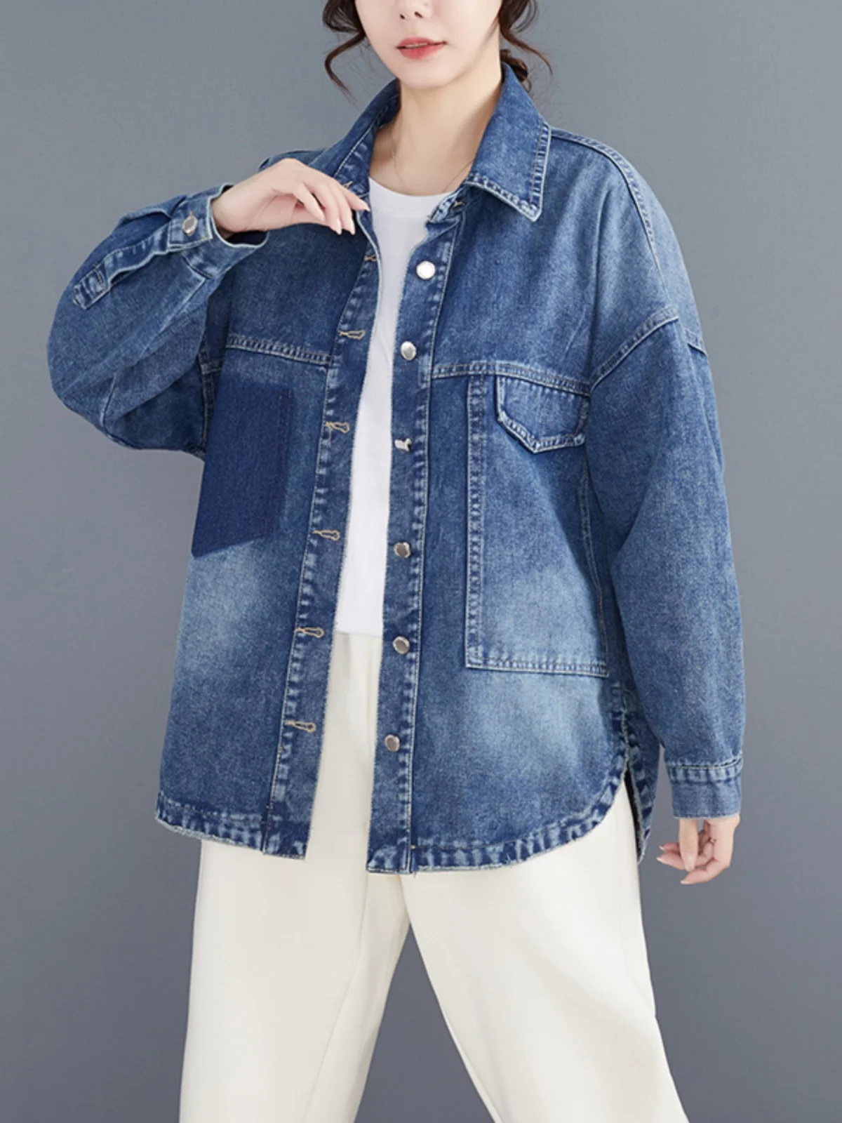 Moda damska plus size, długa koszula jeansowa, luźny krój, uniwersalna, wyszczuplająca odzież wierzchnia, wiosna 2025, kołnierz, średnia długość...