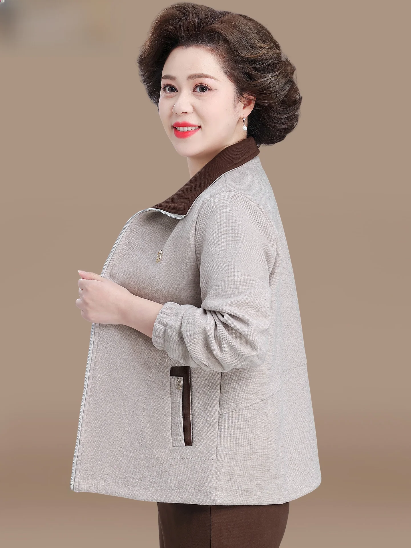 

Весенняя модная повседневная куртка для женщин среднего возраста, большие размеры, верхняя одежда, легкая весенняя ветровка