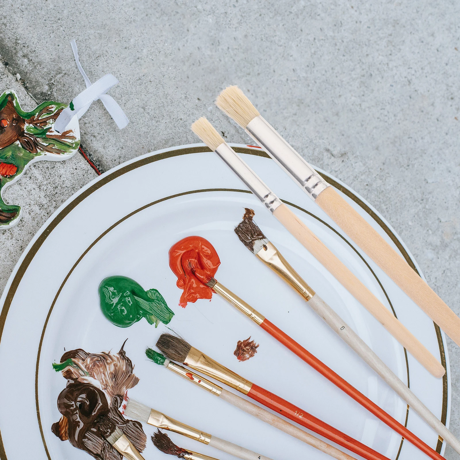 

6pcs Template Brush Set for Acrylic Painting Beige Oil Watercolor Nylon Bristles Synthetic Fibers Wooden Handle Paint Brushes