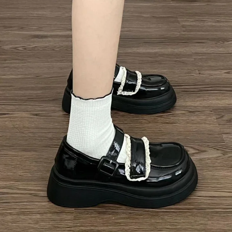 

Лоферы на среднем каблуке. Женские туфли-лодочки с круглым носком. Лоферы для женщин. Элегантное платье на платформе. Весенний шик. Распродажа. Роскошный бренд.