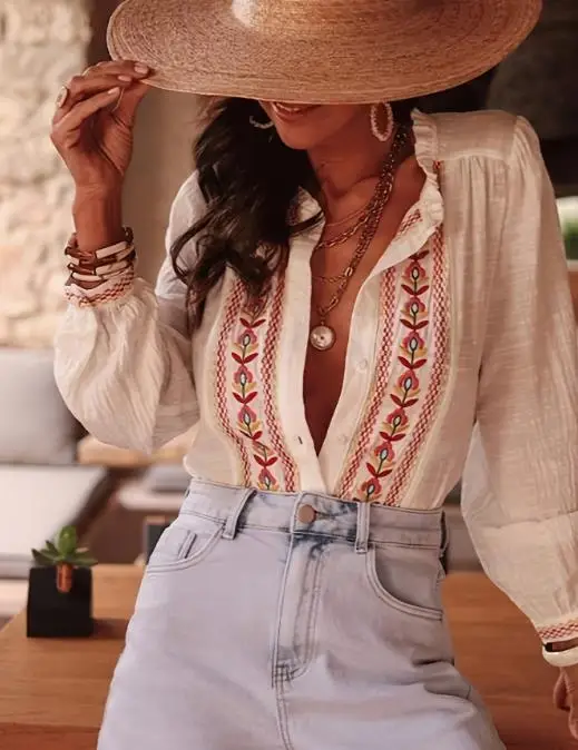 

Retro Ethnic Embroidery Decoration Round Neck Long Sleeved Slim Fit Shirt for Women, Fashionable and Elegant Cotton Linen Shirt