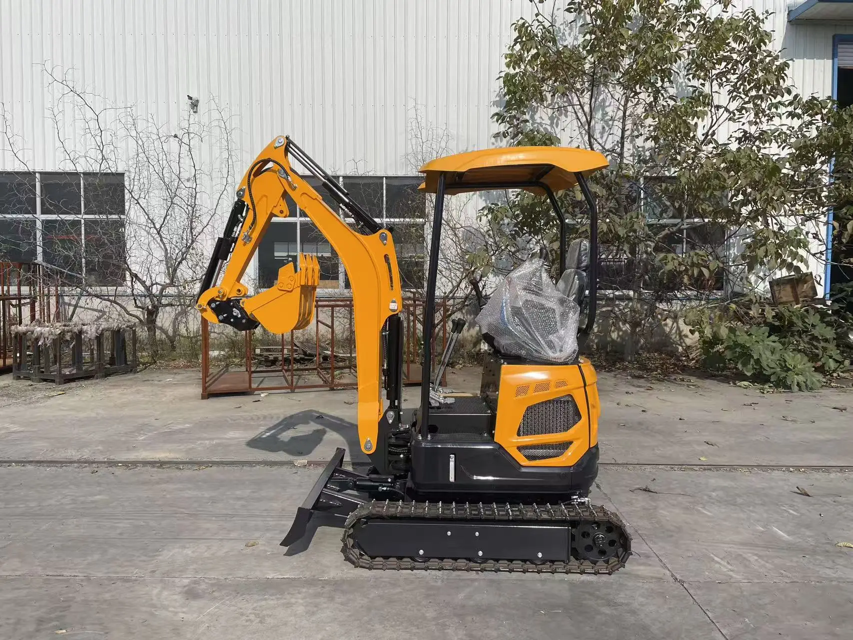 

Продается новый гусеничный экскаватор, небольшой экскаватор 1,8 тонны с сильной операционной стабильностью.