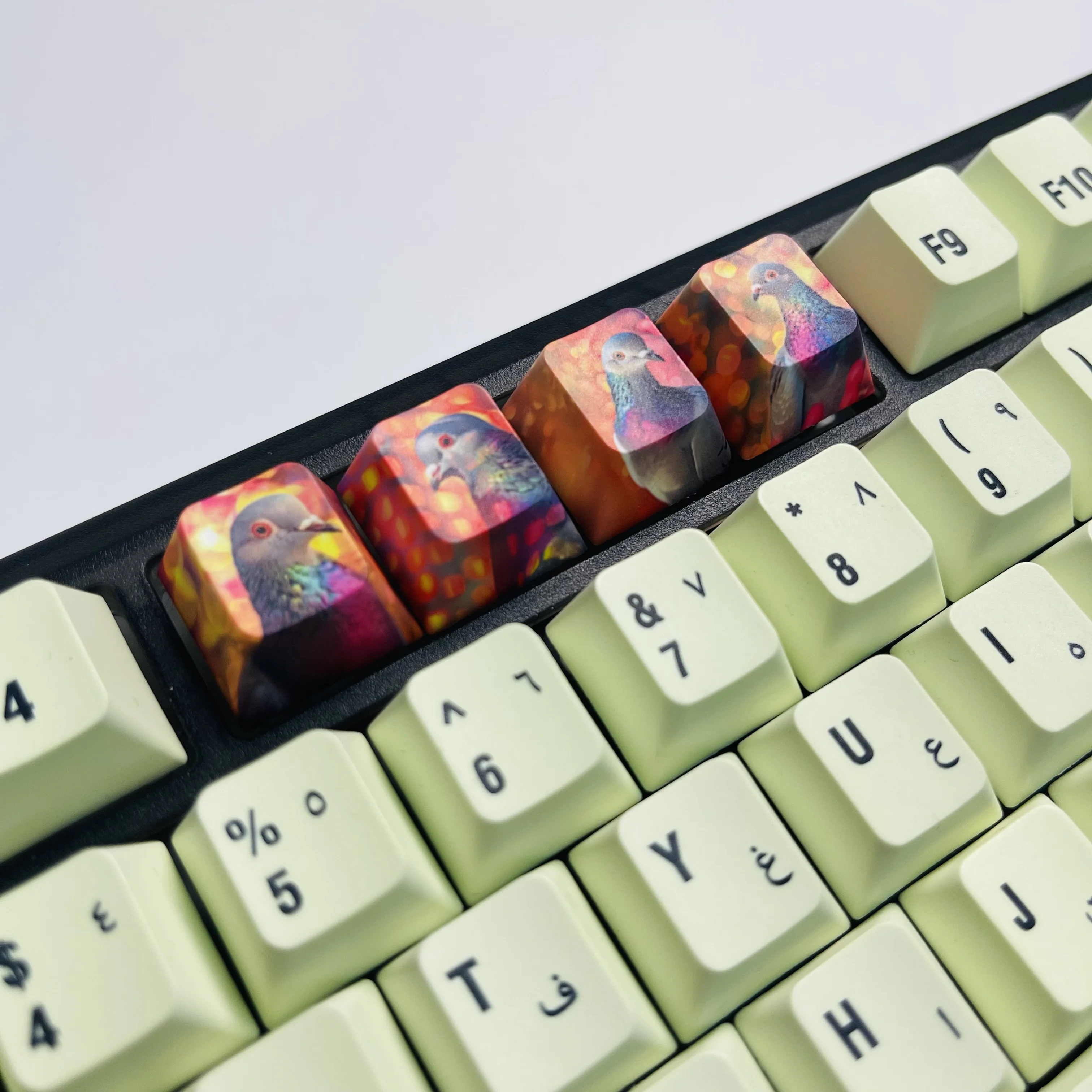 

Colorful Flying Birds Cherry Gateron MX Switches PBT Custom Keycaps Set - Dye-Sublimation DYE-Sub Custom Keyboard Keycaps for Ch