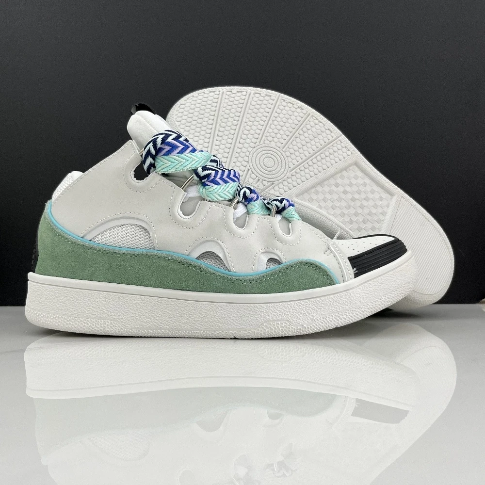 Heren- en dames sneakers van wit leer en suède, casual schoenen, modieuze dikke zool, couples bread shoes, trainers voor dagelijks gebruik - afbeelding 2