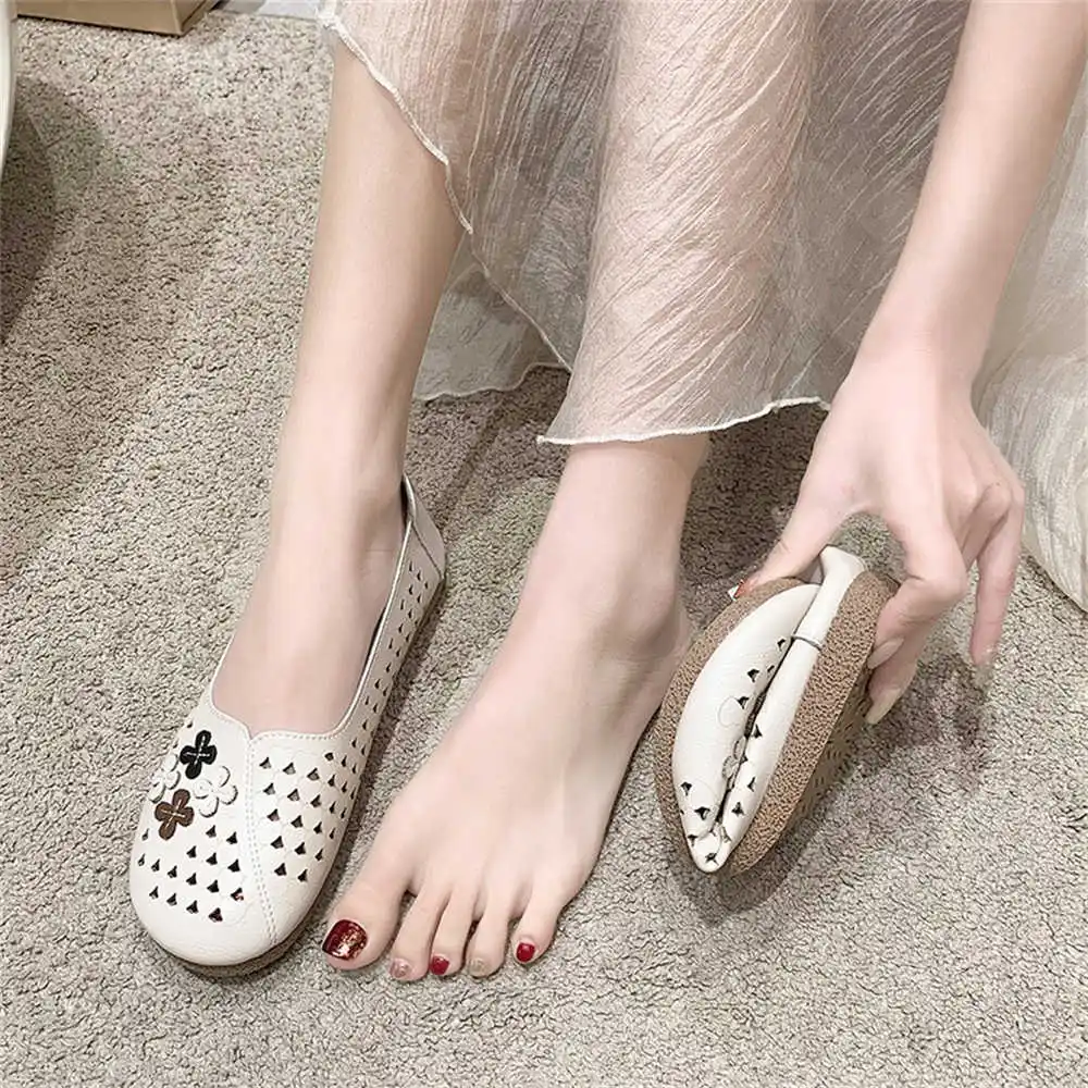 

Elegance Ceremony Hiking Sneakers Husband Mountain Shoes For Women Demi-season Sneakers Sport Unique Fashion Fashion-man