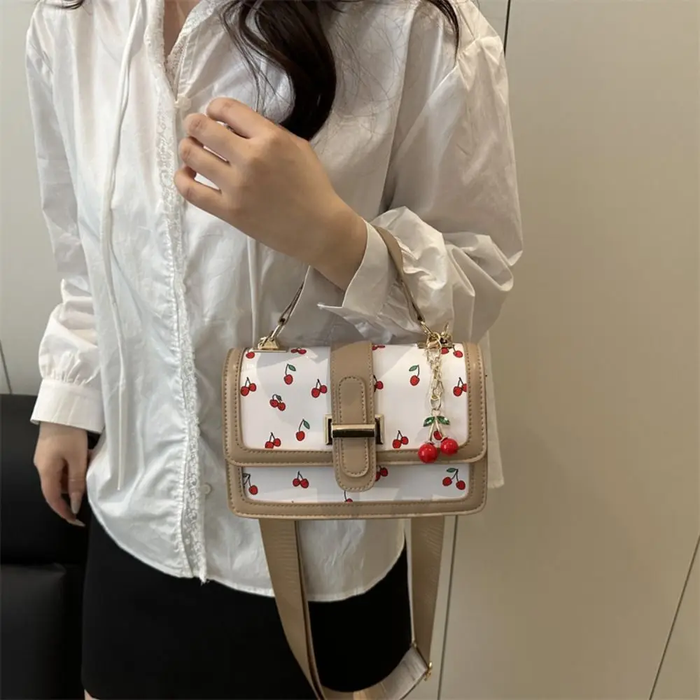 

Сумка через плечо с подвеской в виде вишни, большая вместительная сумка через плечо в корейском стиле с принтом, сумка для сообщений, квадратная большая сумка