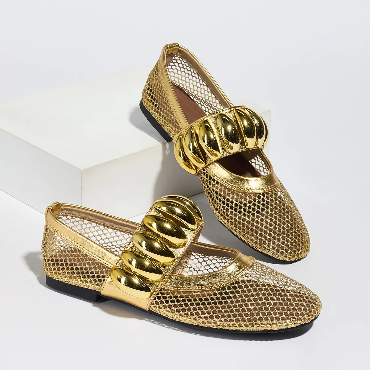 Mesh Casual Flats Shoes Cut Out Shallow Mouth Metal One-Strap Sandals