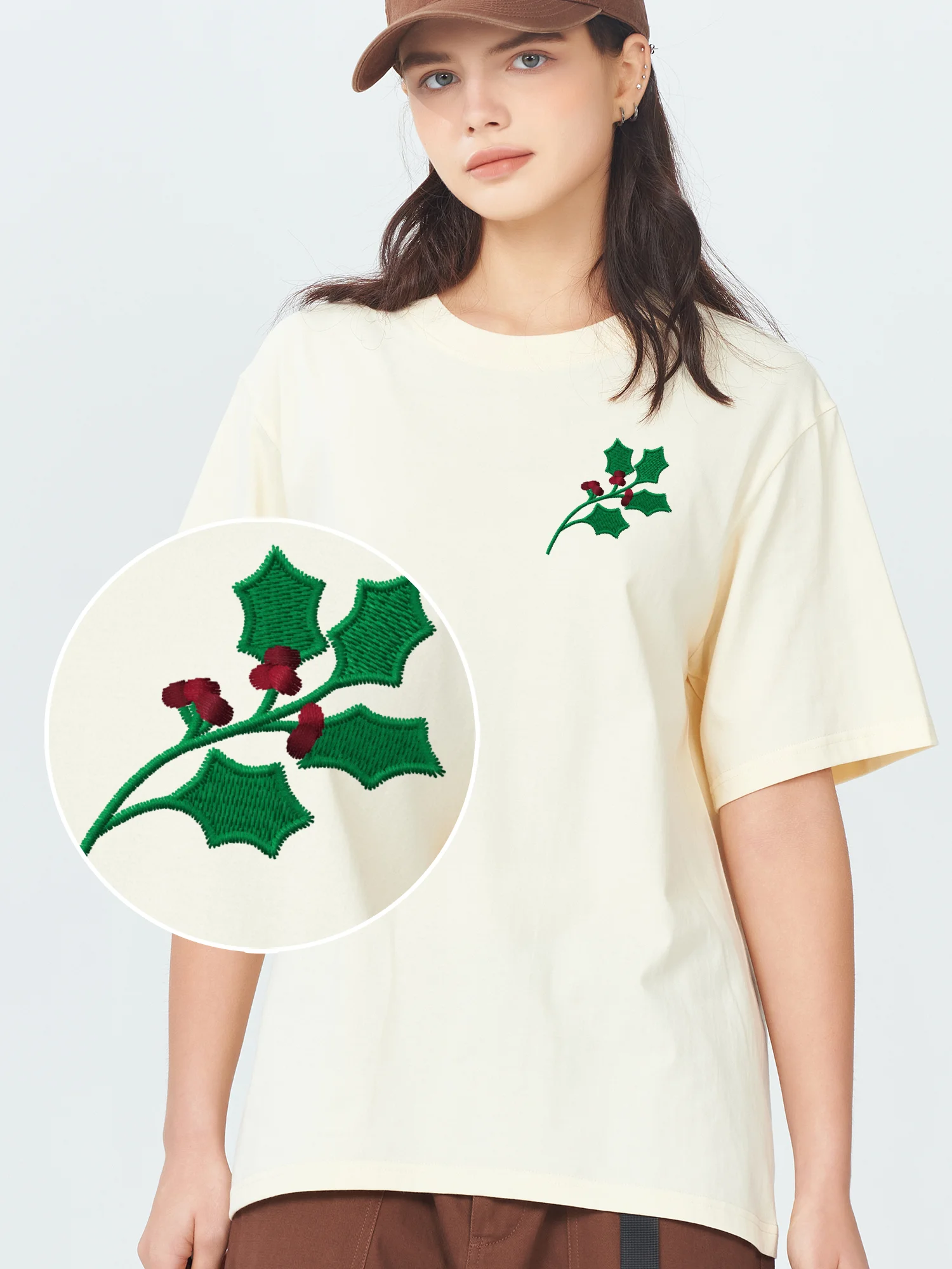 

Green Holly Plant Oversized T Shirt Embroidered Tshirt Embroidery Graphic T-Shirts Woman Mens T Shirt Clothes England Style