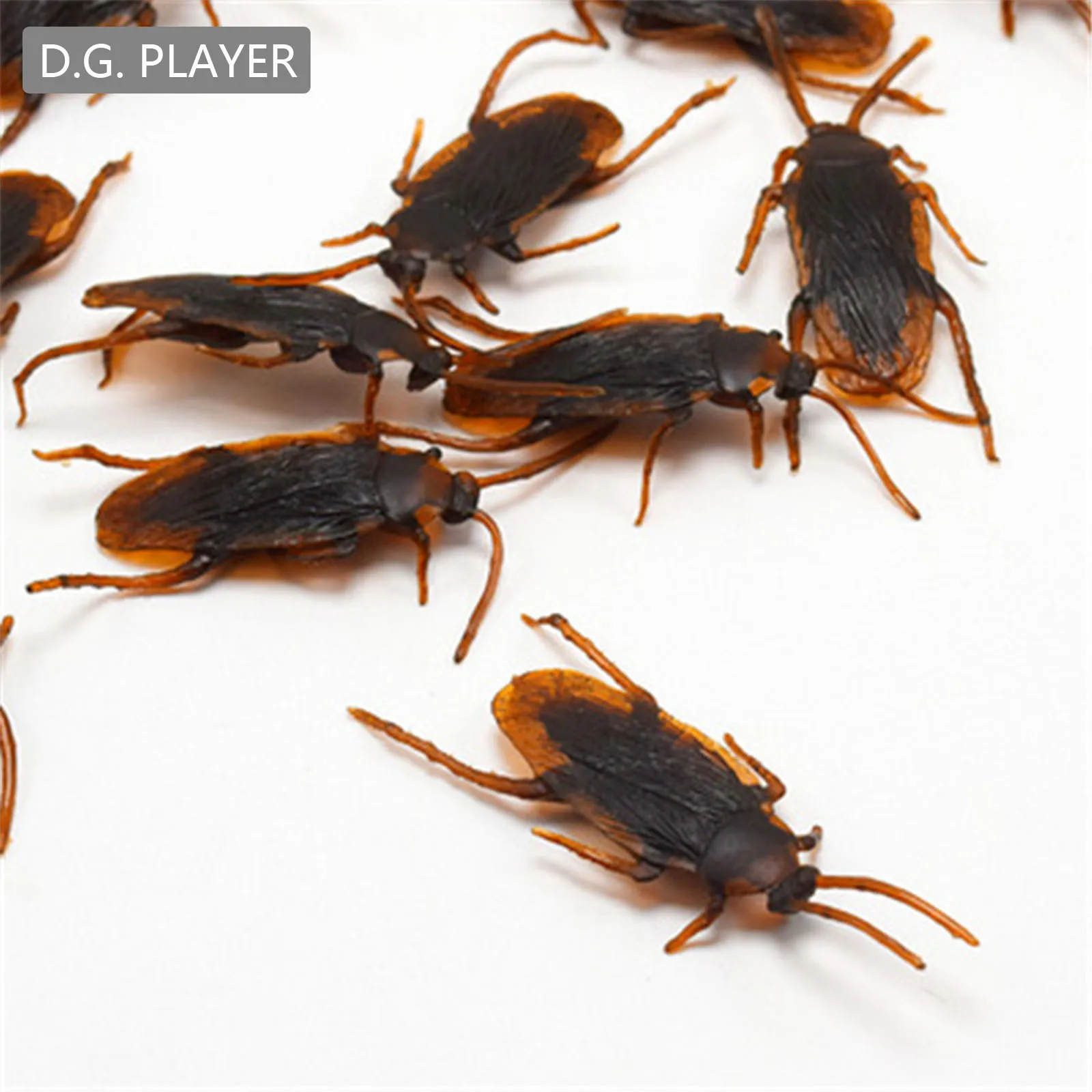 D.G. PLAYER 50 PCS Fake Roaches Toys Set, Realistic Fake Cockroaches Great Way Faux Cockroaches for Halloween Prank Toy