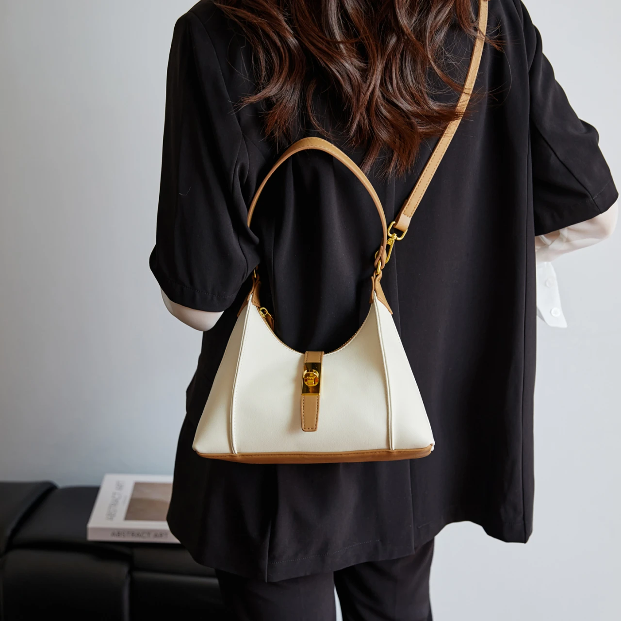 

Знаменитая сумка через плечо из искусственной кожи, модная портативная повседневная сумка, женская сумка на молнии, женская сумка через плечо с ремешком-цепочкой