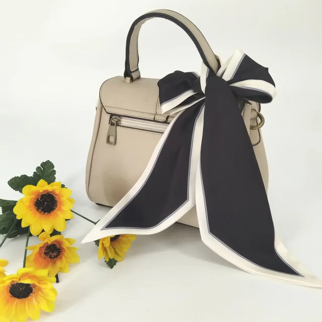 

Summer New Women's Hairband Black and White Small Silk Scarf Satin Ribbon Fashion Versatile Silk Scarf Bag Decoration Scarf