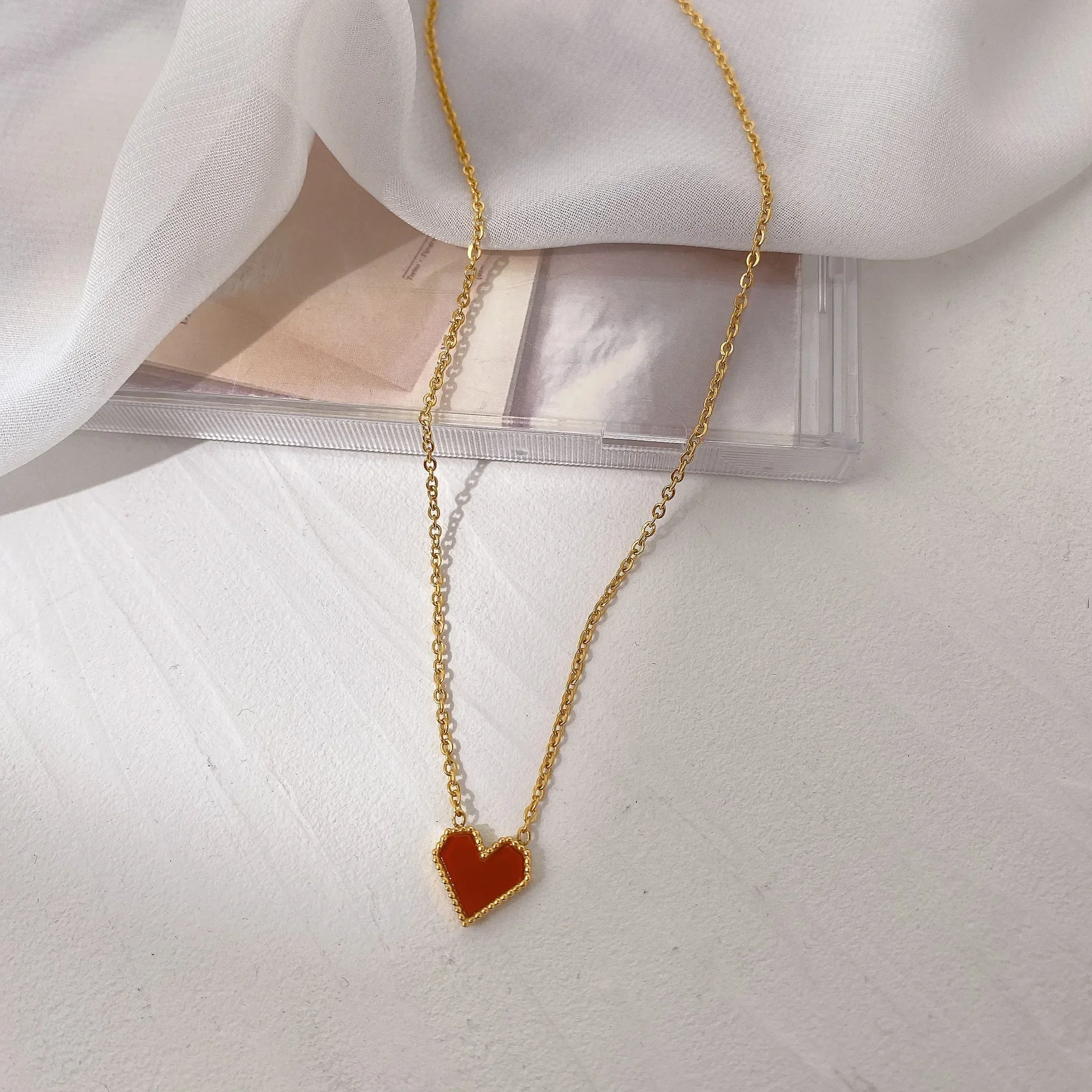 Fashion Women Jewelry Red Heart Shape Pendant Beads Edge Stainless Steel Gold Color O Chain Necklace for Party Gifts