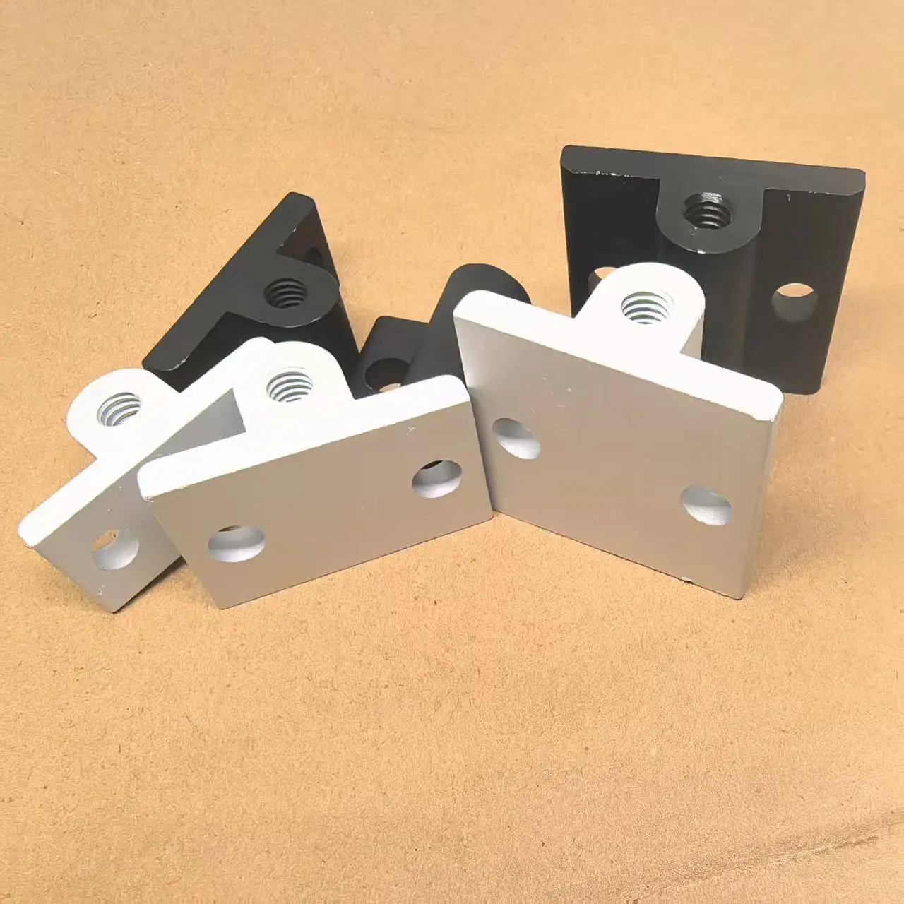 4 Stück Aluminium-Profilplattenhalter, Fußpolster, Lenkradverbinder, feste extrudierte Eckcode-Halterung für 20/30/40 Alu-Profile