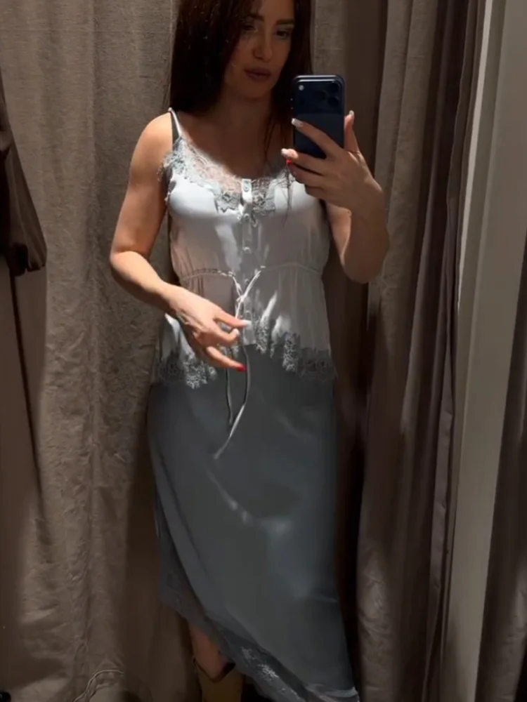 

Женская весенняя новинка: модная юбка миди с эластичным поясом, однотонная, из шелкового атласа, с асимметричным подолом и кружевной отделкой, придающая образу элегантность.