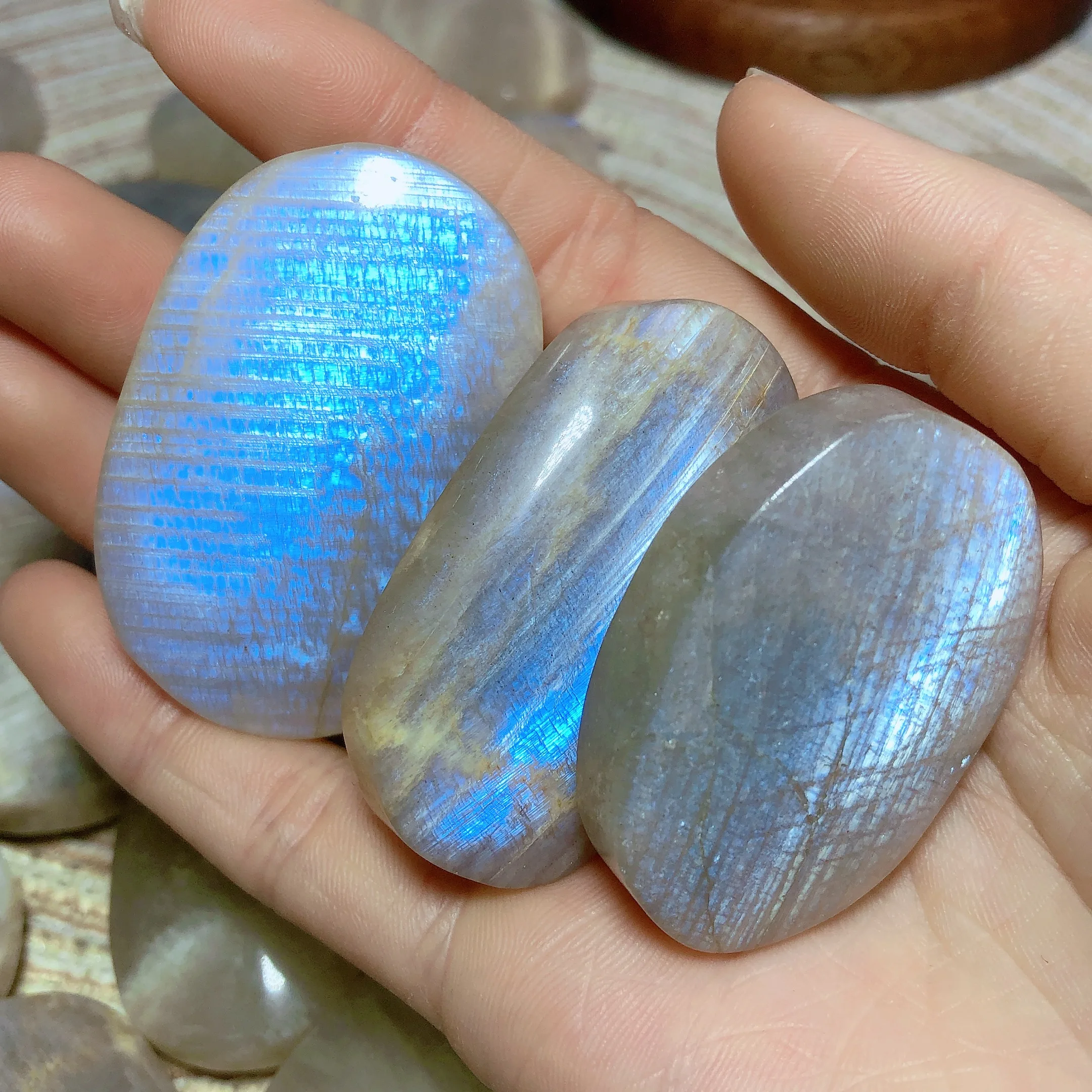 Natural Crystal Moonstone Flashy Palm High Quality Oval Wholesale Mineral Rare Precious Stone Gift