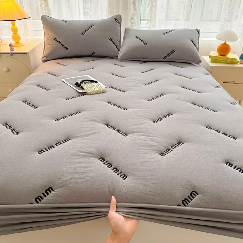 1 pc Quilted Mattress Cover White Color Letter Embroidery Bed Cover Single/Queen/King Mattress Protector Thick Fitted Bed Sheet