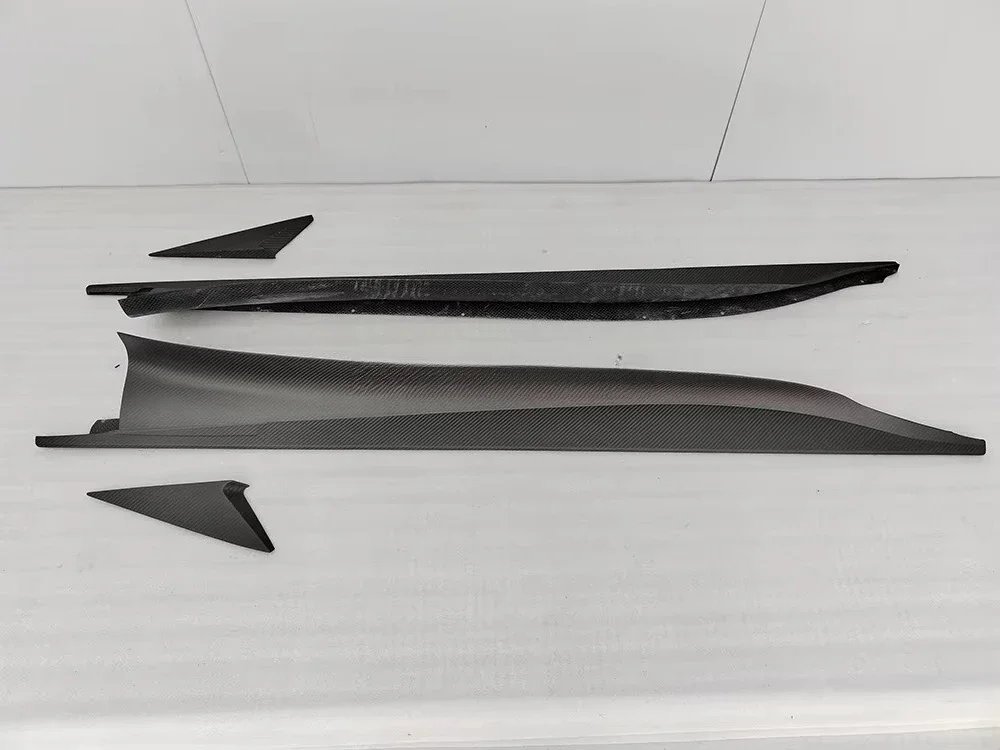 New V Style Side Skirt Dry Carbon Fiber Body Kits for Lotus Emira 2021-2024 Retrofit/Upgrade