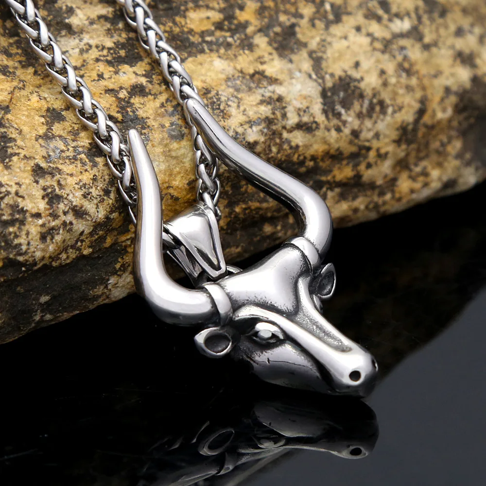 Retro Style Bullfight Bull Head Pendant Chain Fashion Stainless Steel Animal Mens Necklace Amulet Jewelry Creative Birthday Gift