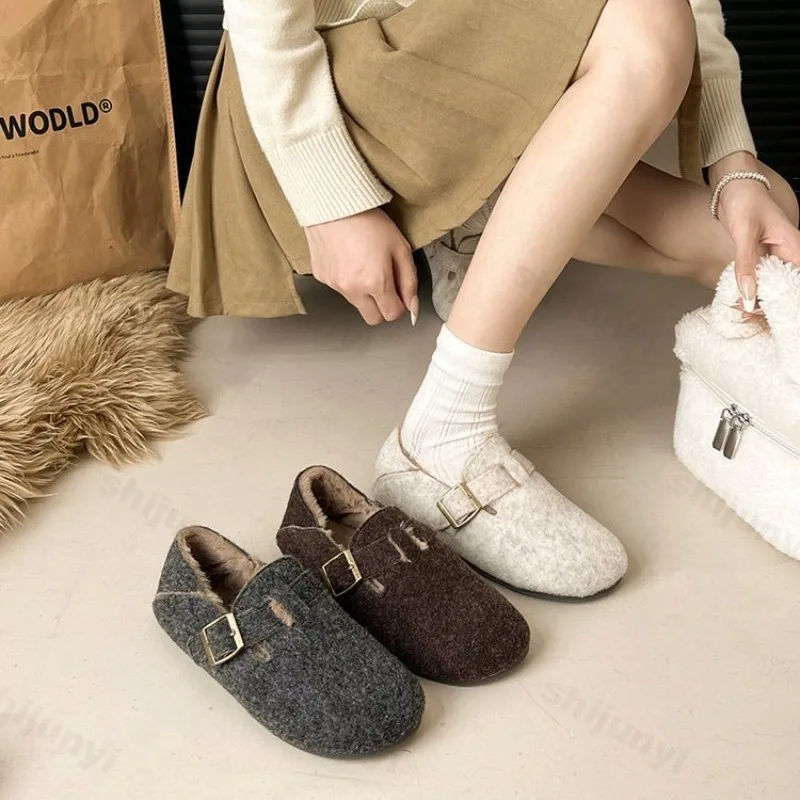 

Retro Warm Velvet Shallow Mouth Casual Sinigle Shoes for Women's 2025 Winter Versatile Plush Comfortable Soft Soled Fluffy Flats