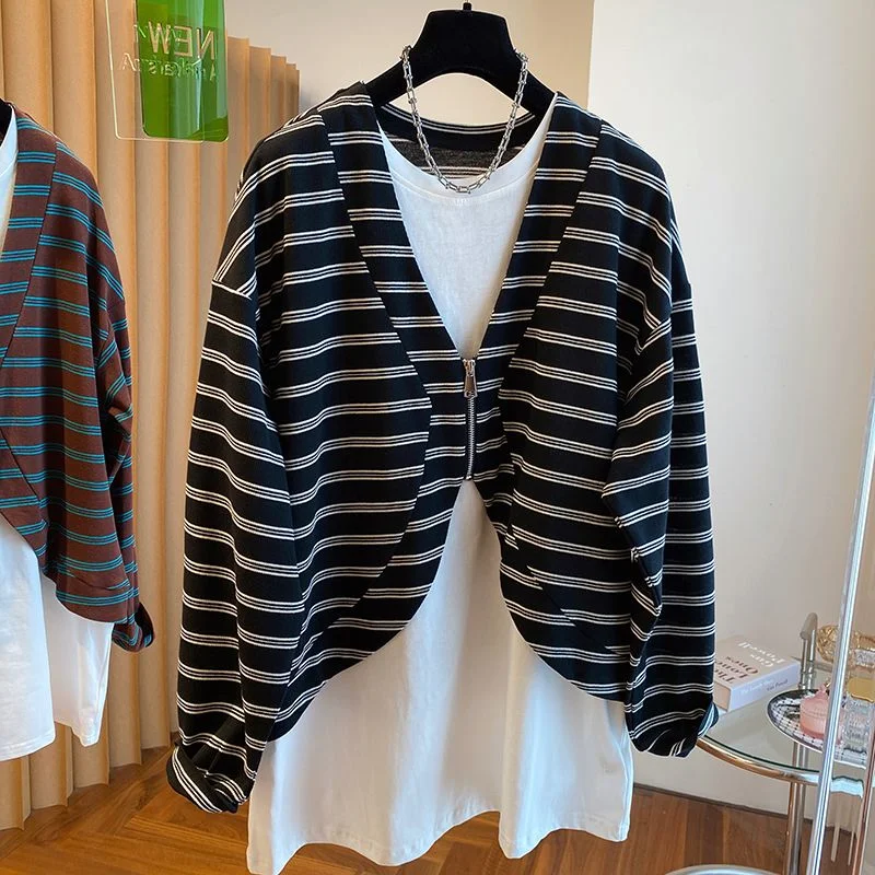 

Striped Patchwork Fake Two Piece Hoodie for Women in Spring and Autumn Popular Loose and Versatile Design Trendy Top