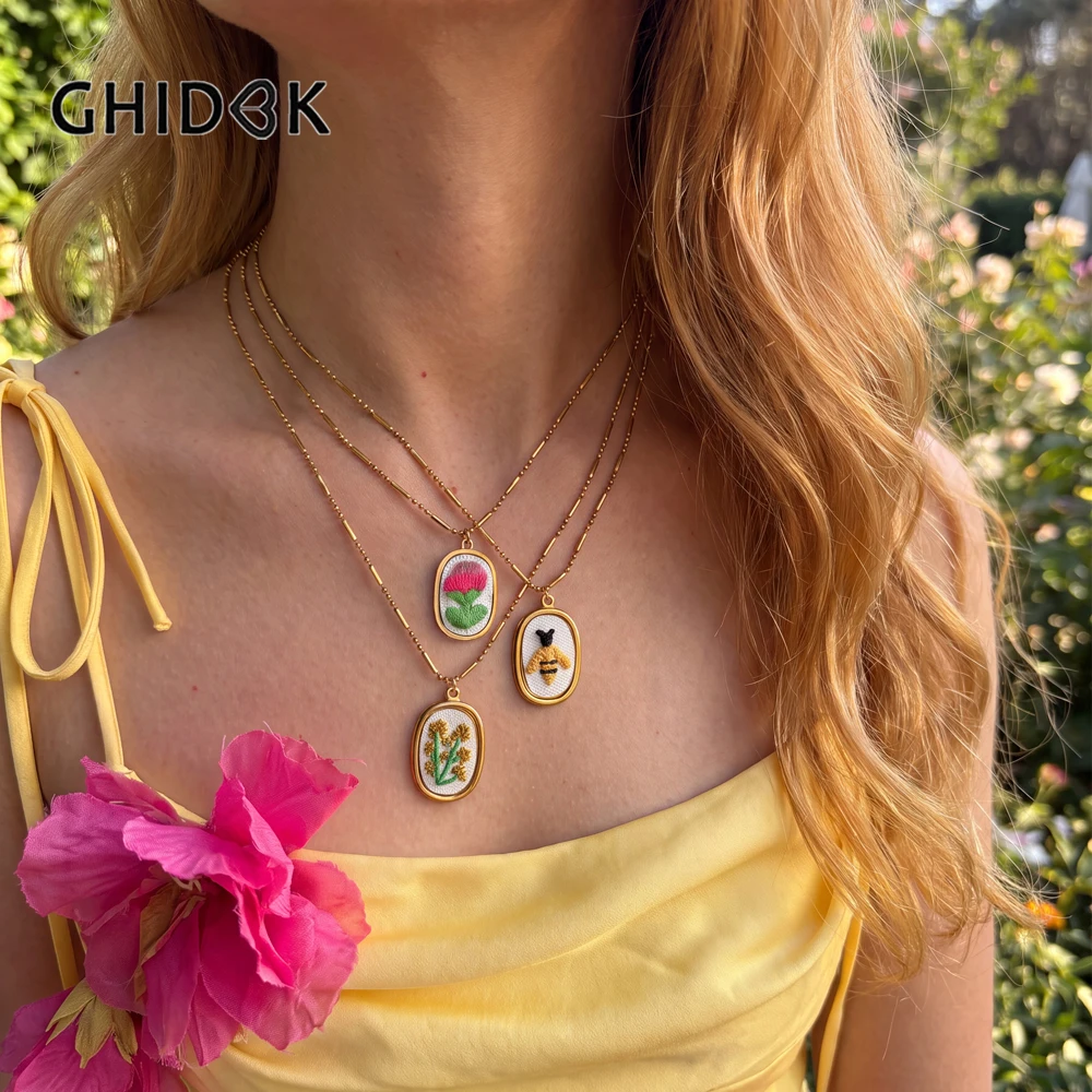 GHIDBK Stainless Steel Metal Embroidery Flower Bee Craft Pendant Necklace Women's Geometric Wedding Party Daily Jewelry Gift