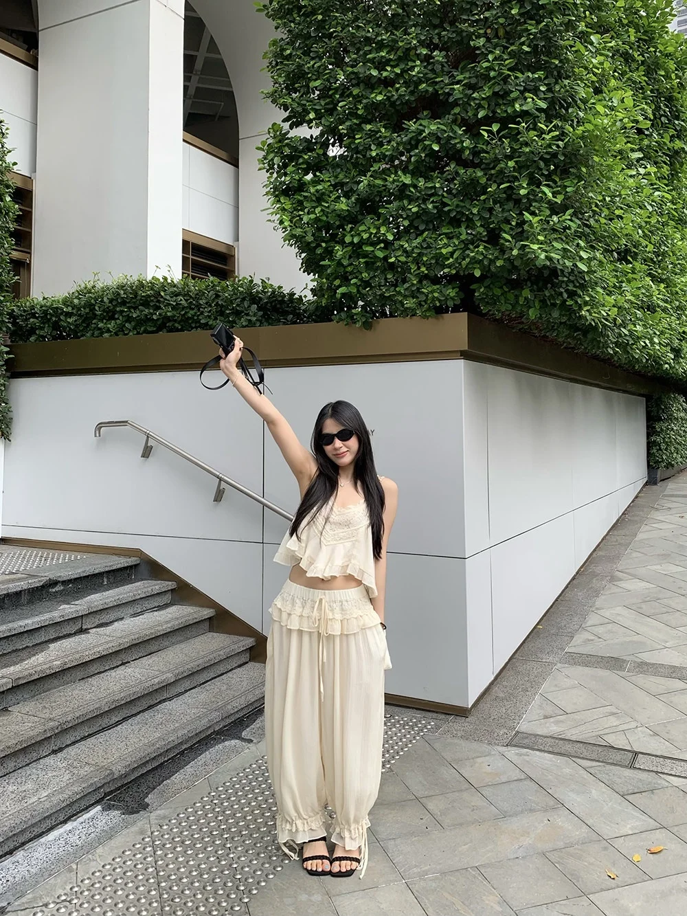 

Summer 2026 100 Days Silk Design Holiday Style Drawstring Culottes Vest Two Piece Set High Waist Shorts Sleeveless Women's Fa...