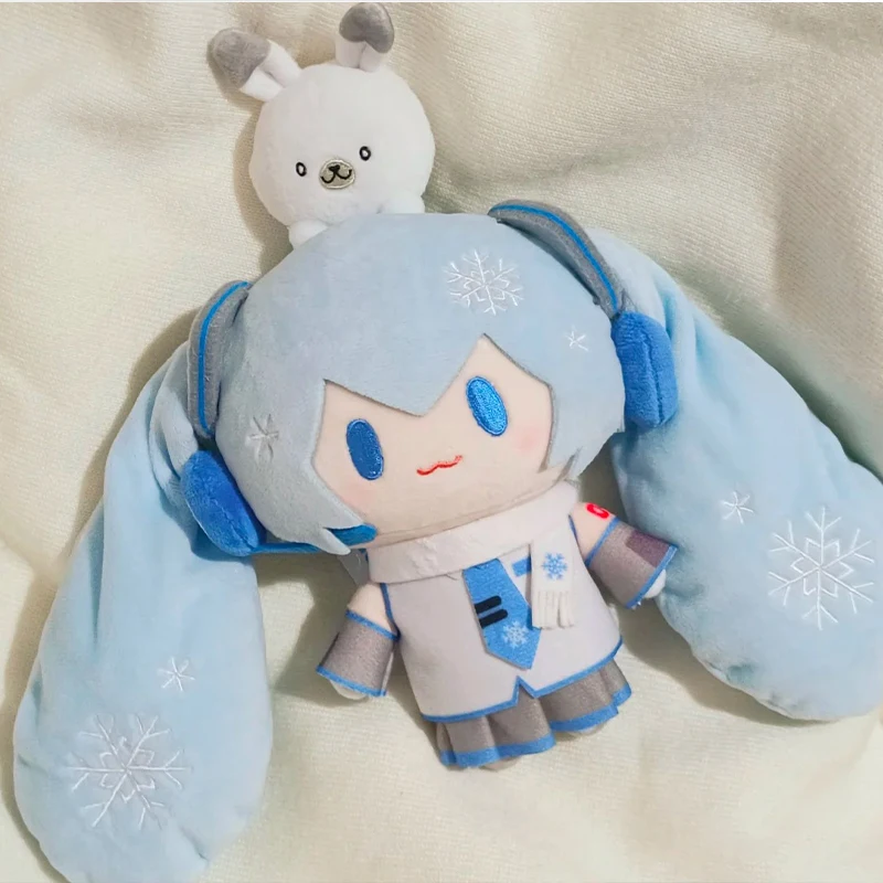 15 ซม.Hatsune Miku Snow Series ตุ๊กตาตุ๊กตา Kawaii รุ่น Q Plushies กระเป๋าเป้สะพายหลังของเล่นตัวเลขการกระทําพวงกุญแจกระเป๋าจี้ของเล่นของขวัญ