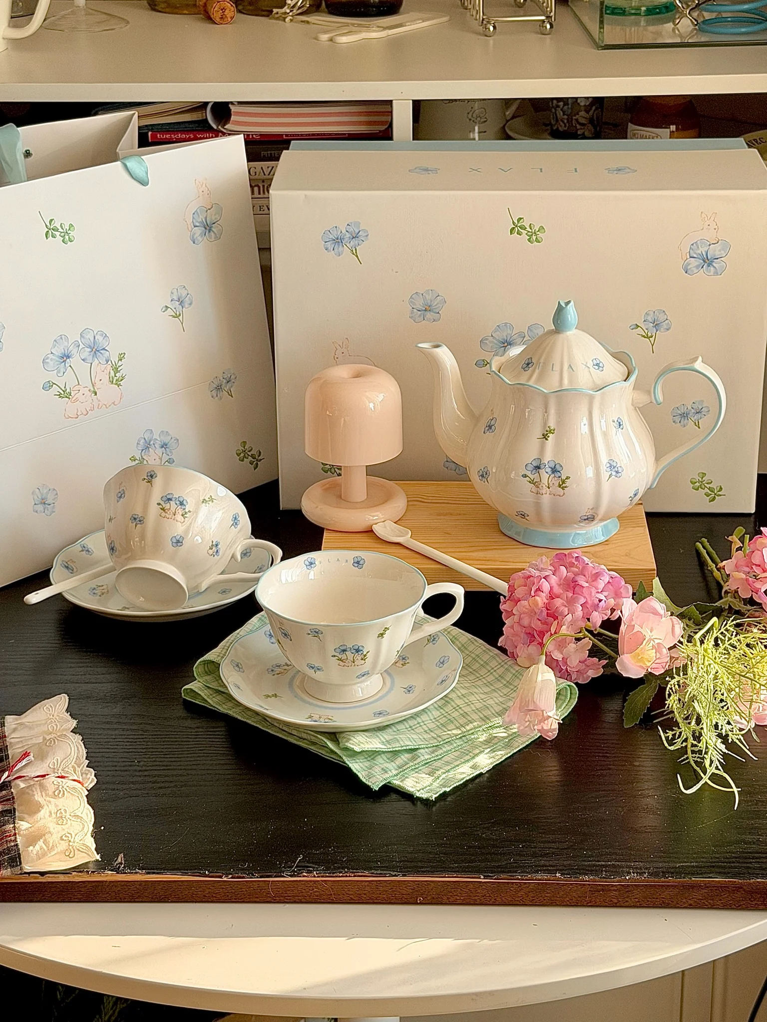 service-a-cafe-floral-rabbit-miss-avec-cuillere-et-assiette-–-ideal-pour-le-the-de-l'apres-midi-usage-domestique-cadeau-doux-et-mignon-apaisant-et-elegant