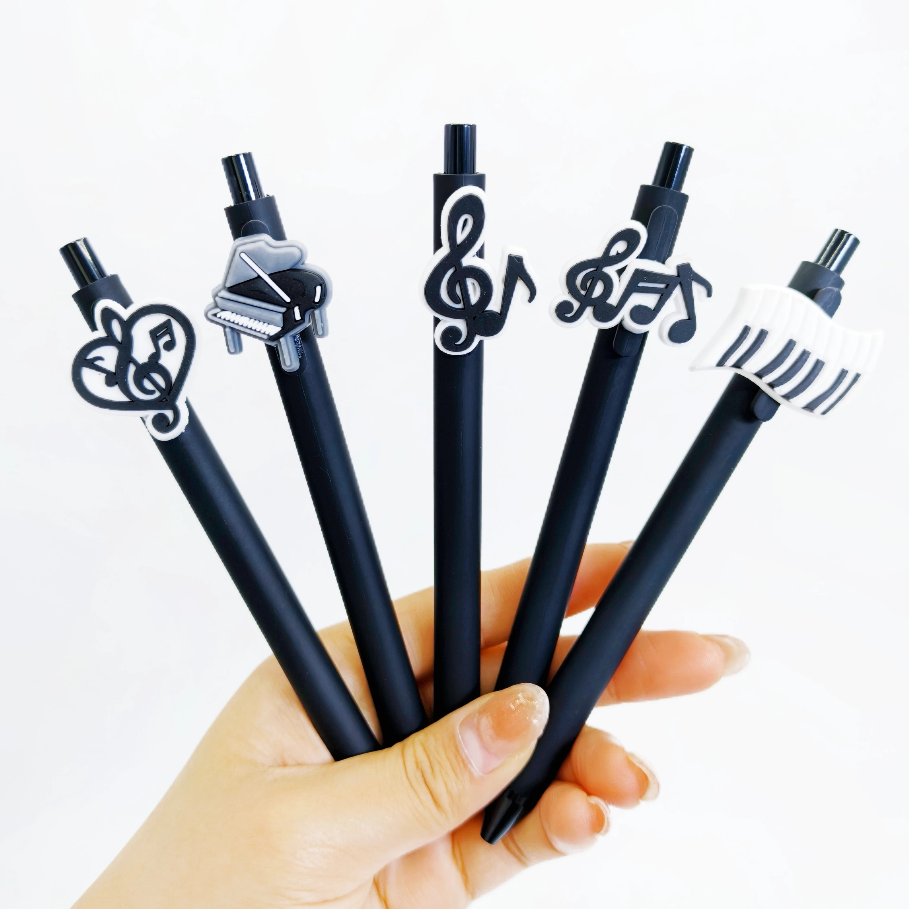 עטים למנגנת