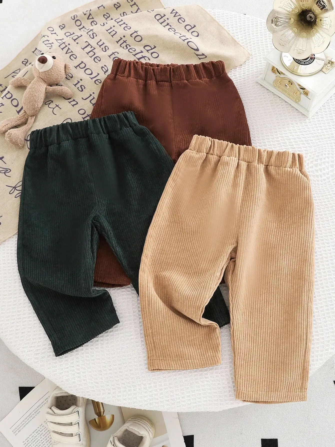 

Autumn And Winter Children's Basic Versatile Pants Set: 3-Piece Solid Color Corduroy Long Pants For Little Boys