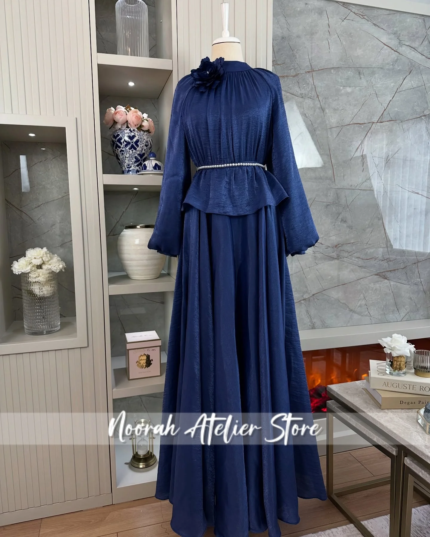 우아한 무슬림 O 네이비 플라워 진주 롱 슬리브 럭셔리 여성 이브닝 드레스 2025 페플럼 웨딩 가운 사우디 베스티도스 맞춤 제작