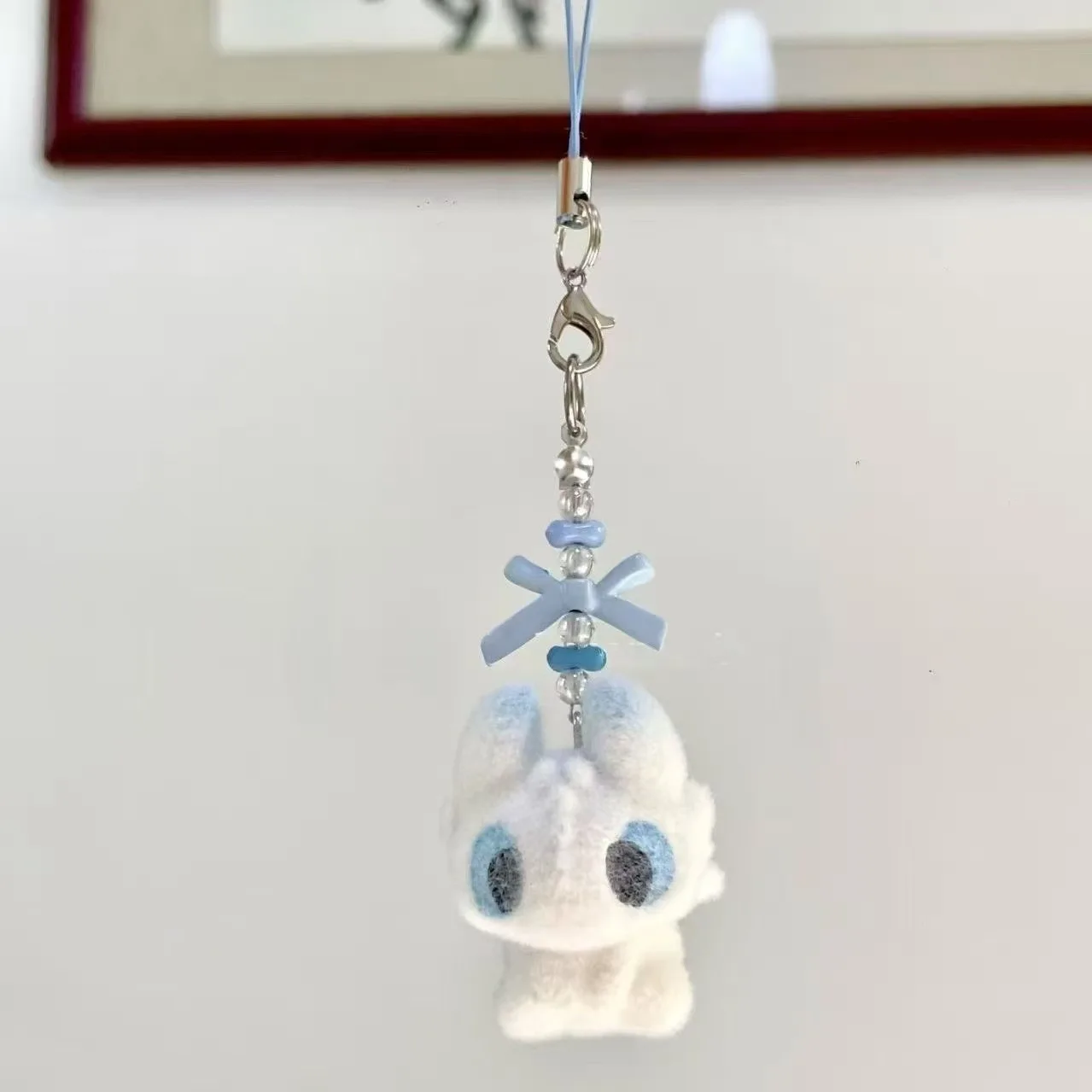 かわいい漫画風女性用白黒ダブル邪悪な歯のないキーホルダーペンダント、学生用スクールバッグ、携帯電話キーホルダー、ジュエリー