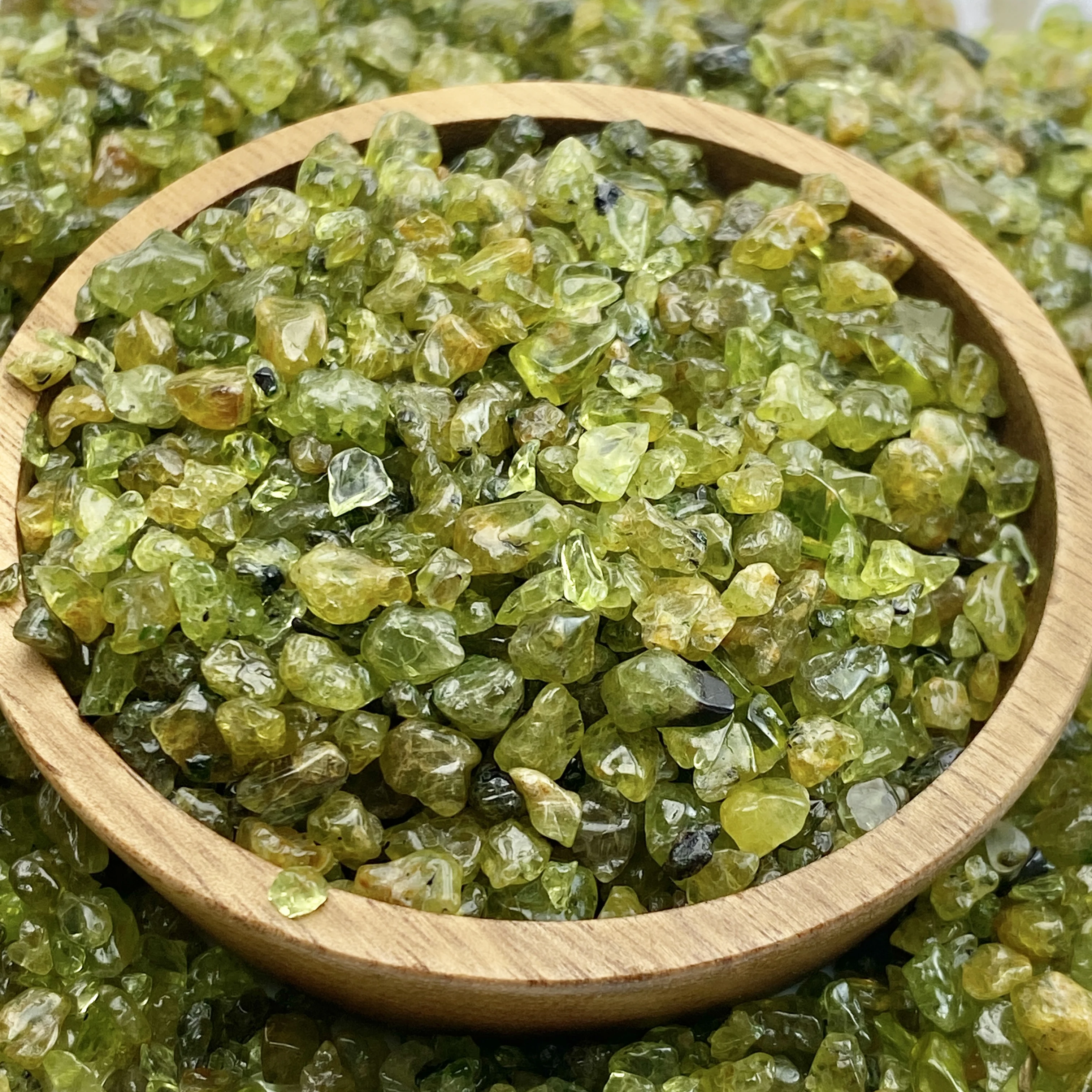 50g/100g/Bag Natural Stone Olivine Material Crystal Gravel Stone Chips Ore Minerals Reiki Specimen Gemstones Aquarium Decor.