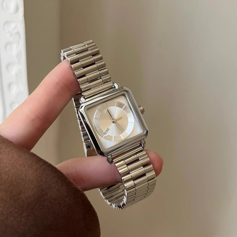 Student light luxury senior sense 2025 waterproof quartz watch birthday gift classic trend women's watch elegant and simple